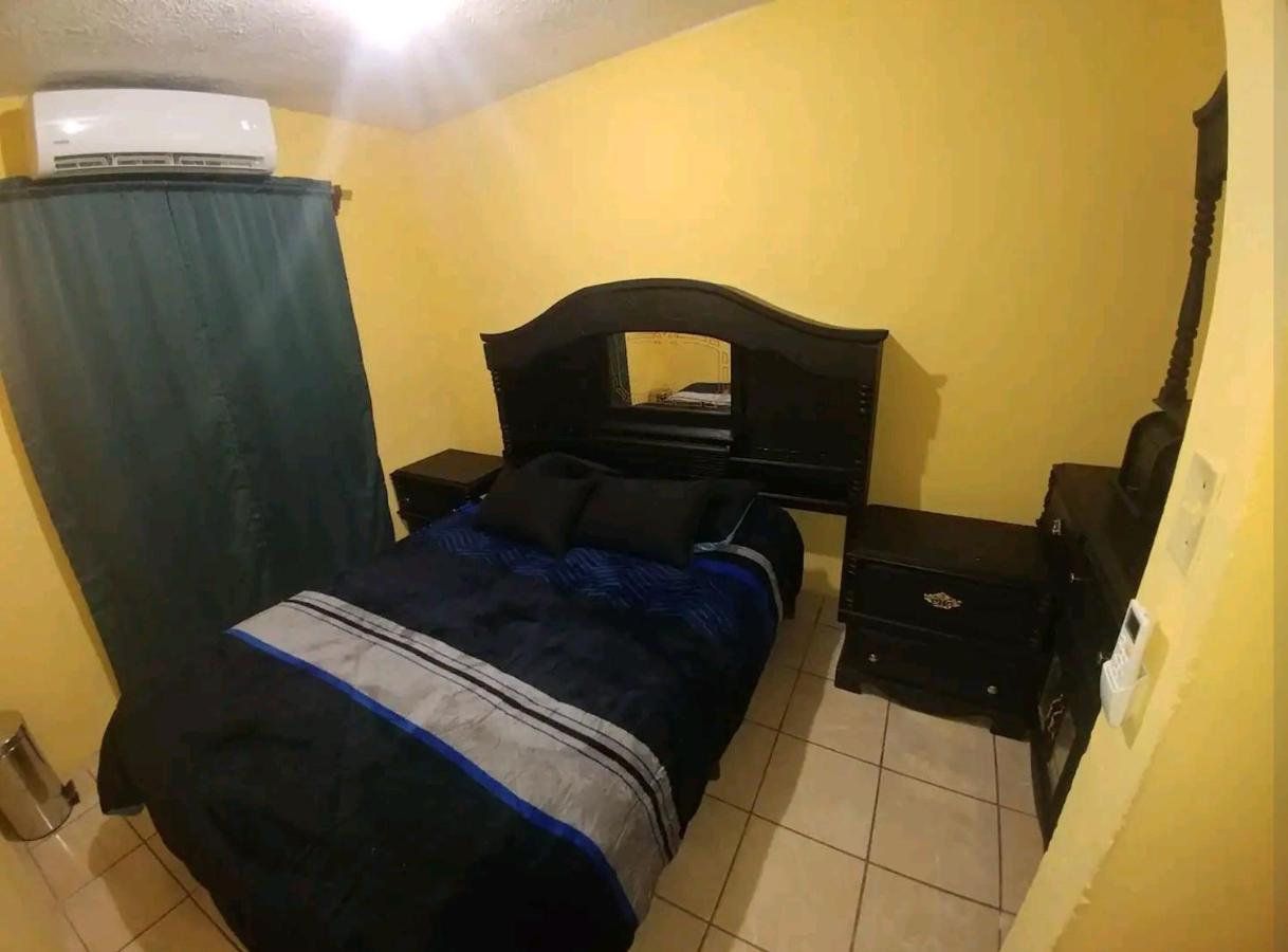 Casa Vicky Alojamiento Para Vacaciones Y Tramites Consulares 시우다드 후아레스 외부 사진