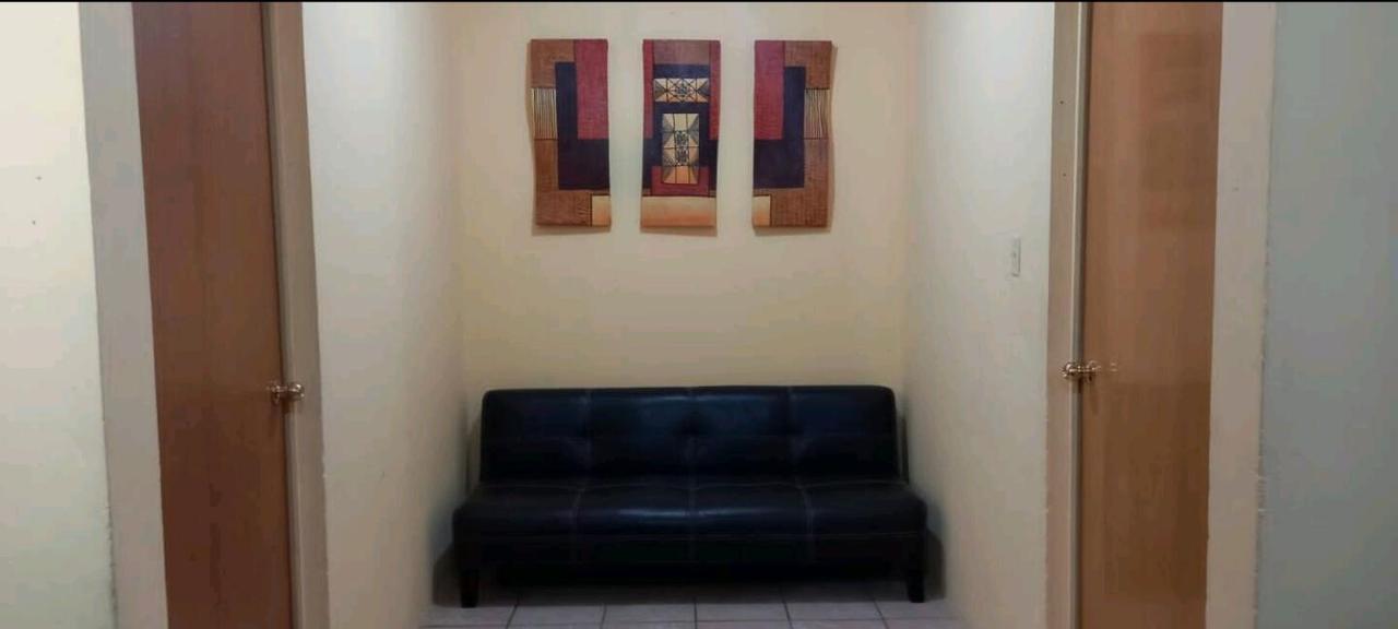 Casa Vicky Alojamiento Para Vacaciones Y Tramites Consulares 시우다드 후아레스 외부 사진