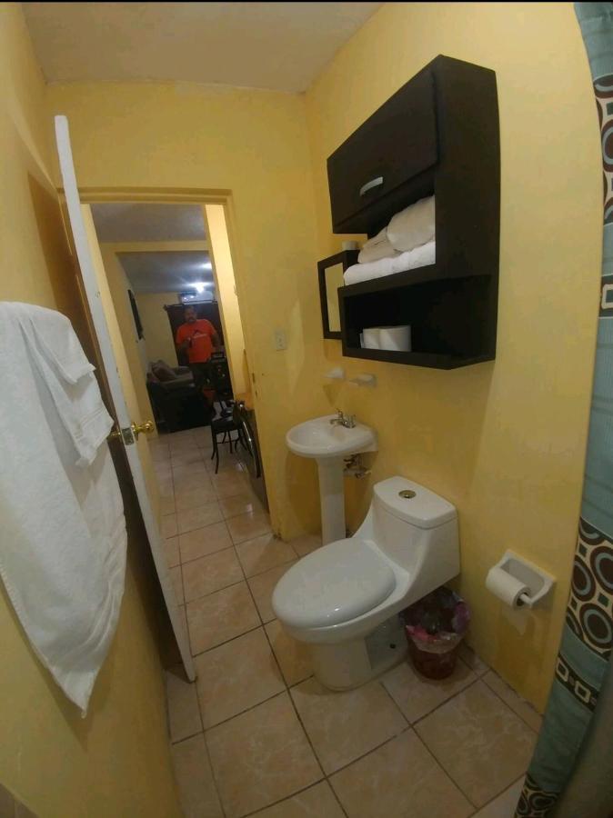 Casa Vicky Alojamiento Para Vacaciones Y Tramites Consulares 시우다드 후아레스 외부 사진